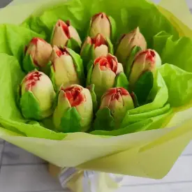 Букет из зефирных тюльпанов